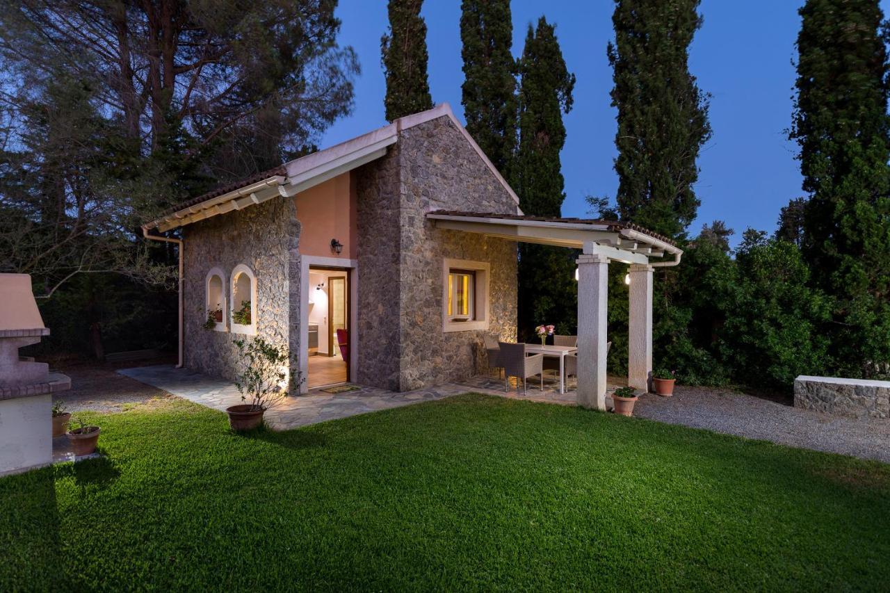 Petrinos Cottage Dafnila Buitenkant foto
